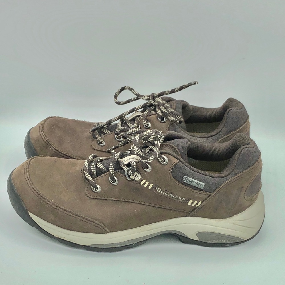 Men’s New Balance Gore-Tex  hiking sneaker size 8